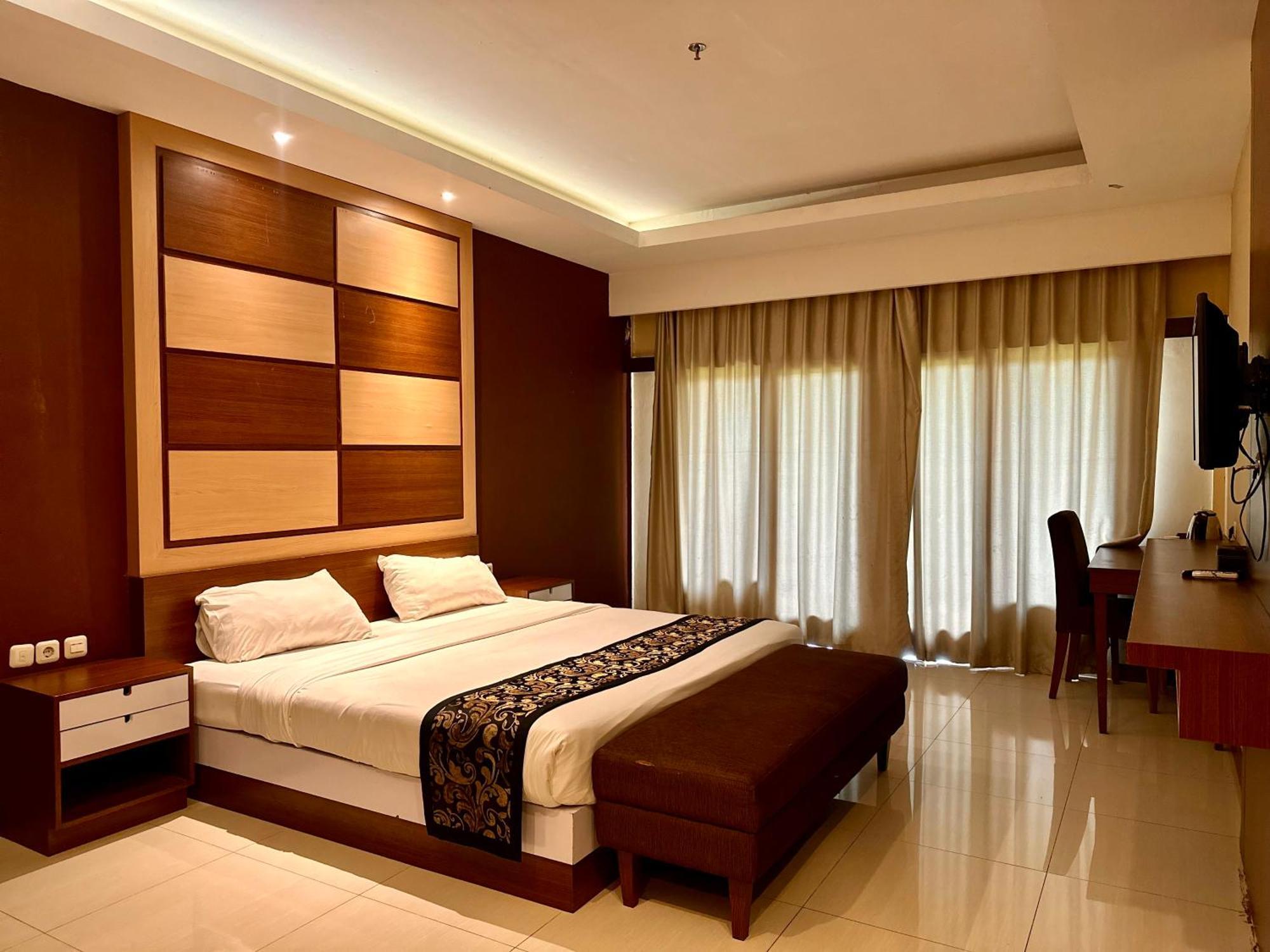 Grand Mulya Hotel בוגור מראה חיצוני תמונה