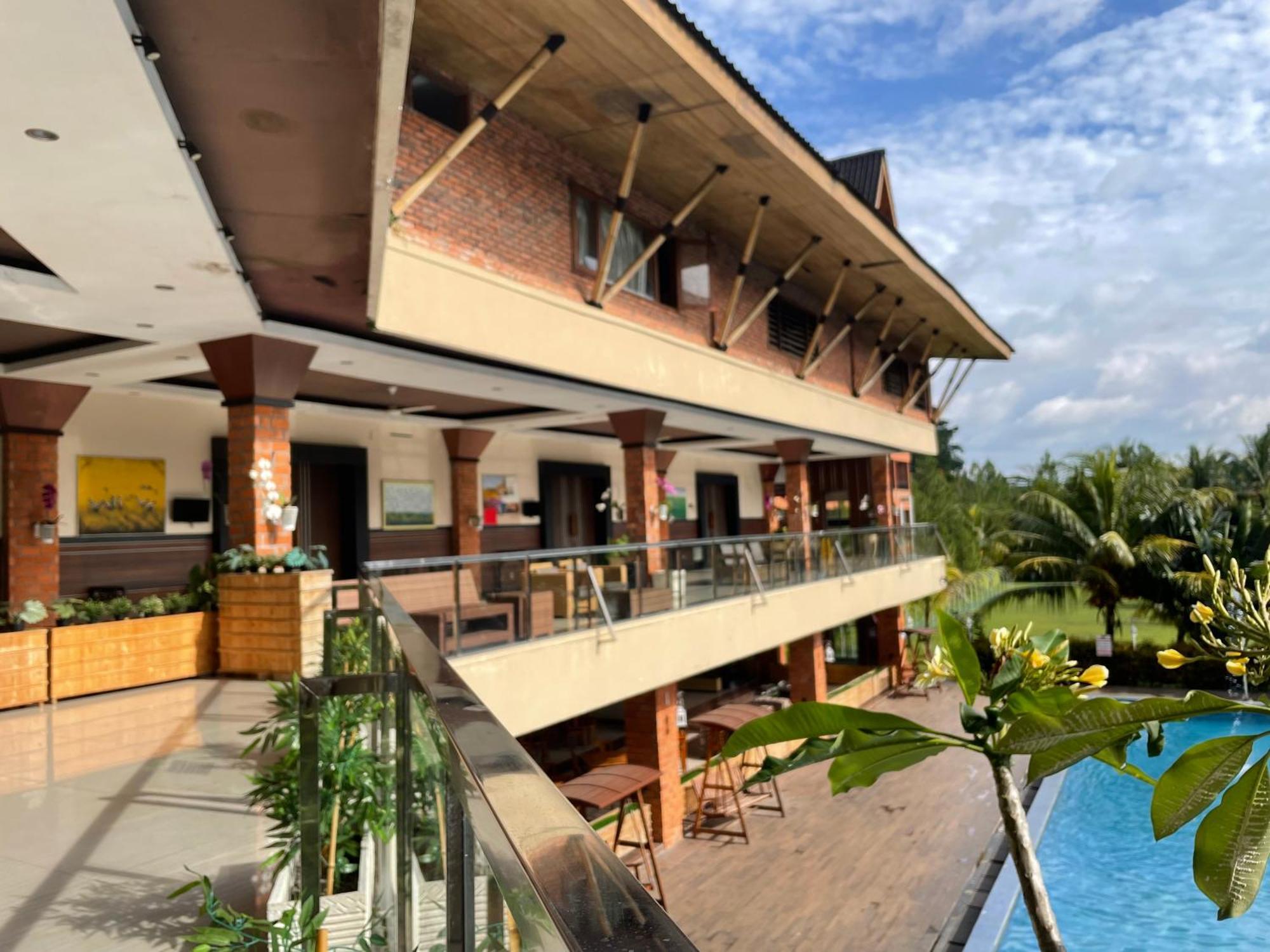 Grand Mulya Hotel בוגור מראה חיצוני תמונה