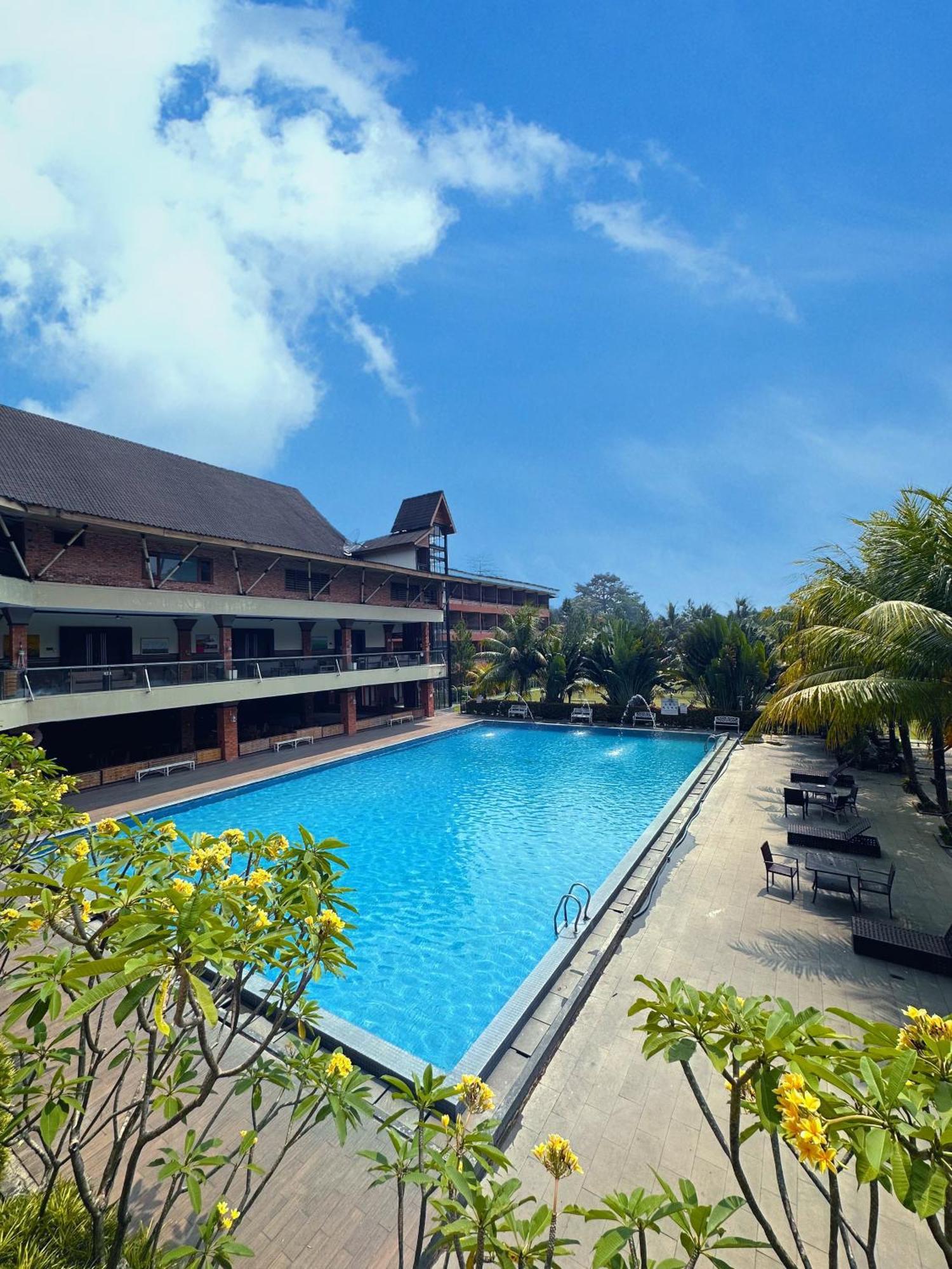Grand Mulya Hotel בוגור מראה חיצוני תמונה