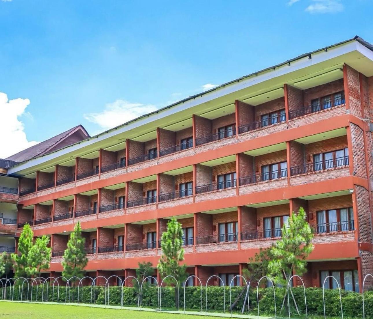 Grand Mulya Hotel בוגור מראה חיצוני תמונה