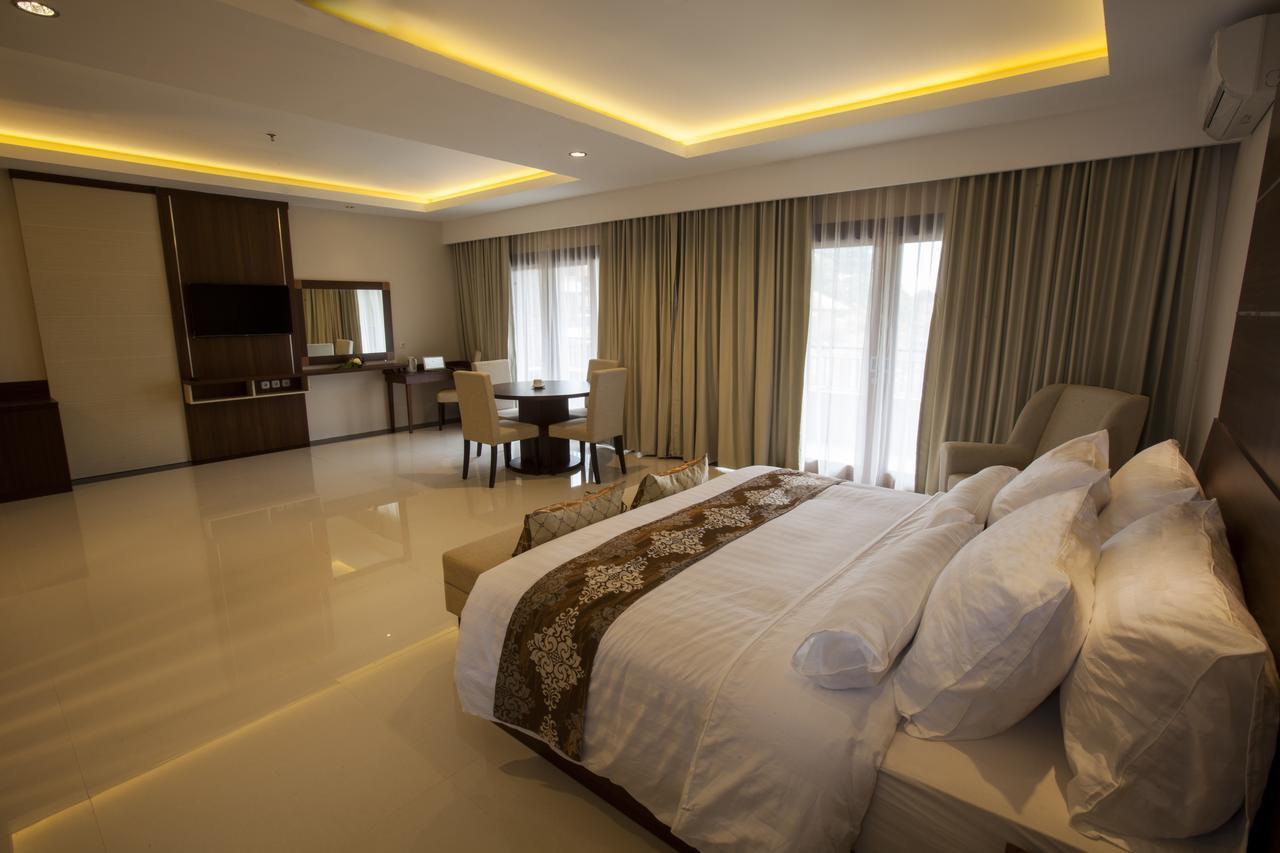 Grand Mulya Hotel בוגור מראה חיצוני תמונה