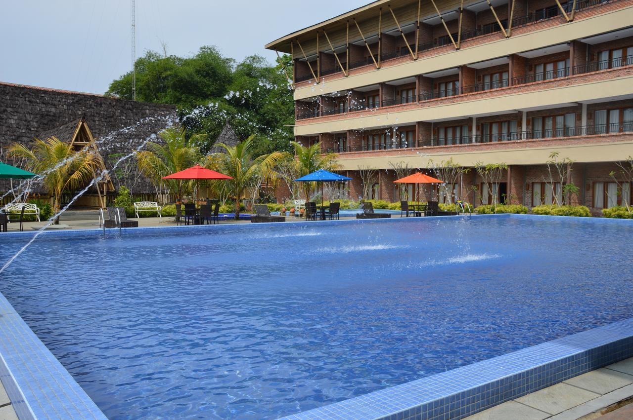 Grand Mulya Hotel בוגור מראה חיצוני תמונה